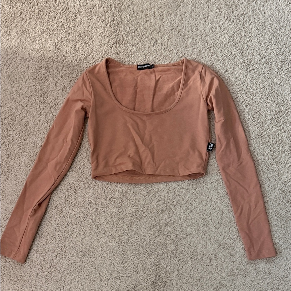 PrettyLittleThing Tan Long Sleeve Crop Top